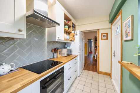 1393446-7-694a8ed...