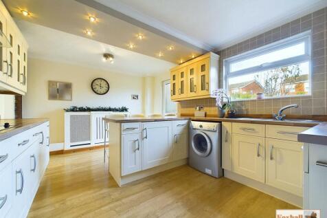 Kitchen / Breakfast Room