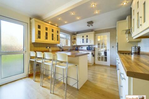 Kitchen / Breakfast Room