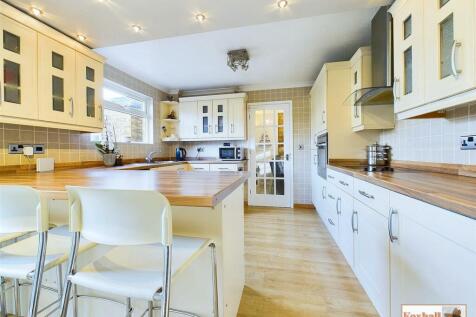 Kitchen / Breakfast Room