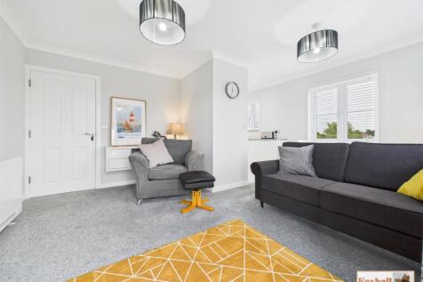 Lounge / Dining Kitchen Area