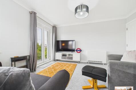 Lounge / Dining Kitchen Area