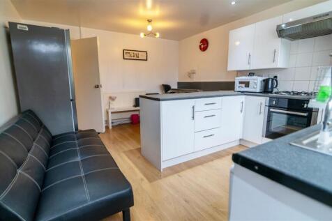 Kitchen/ Living Room