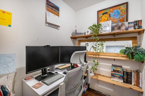 43-hollister-hous...