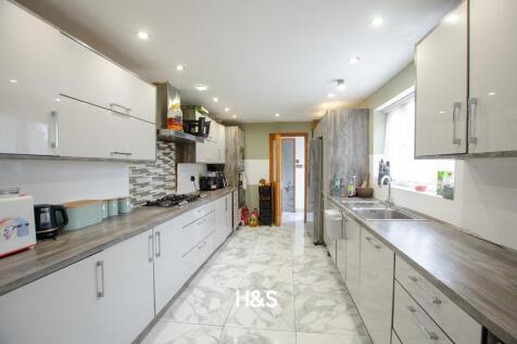 104 Woodlands Road - kitchen.jpg