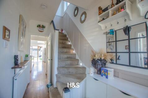 80 brandwood road - hallway.jpg