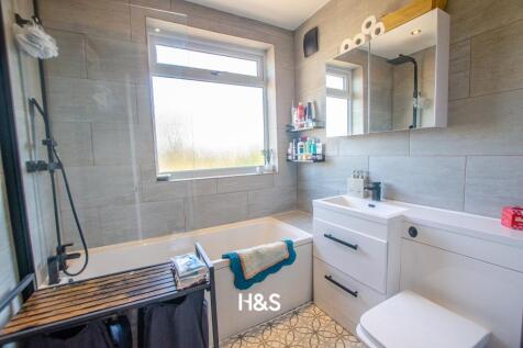 80 brandwood road - bathroom.jpg