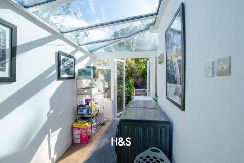 100a Fabian Crescent - Utility 2.jpg