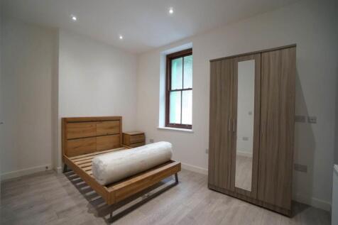 Bedroom 1.JPG