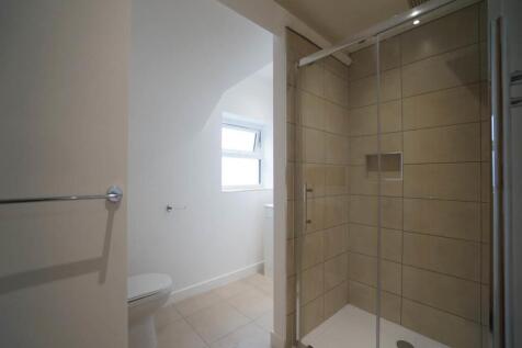 Bathroom 2.JPG