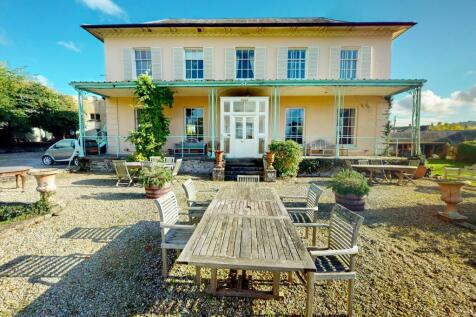 Front terrace