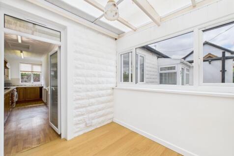 Sun Room/Utility Room