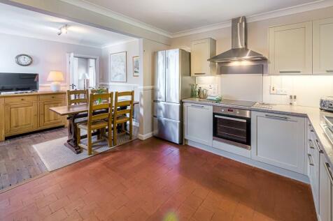 Kitchen/breakfast...