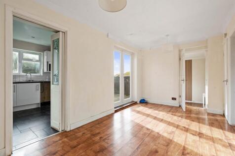 37 Morris Drive, Whitnash (9 of 28).jpg