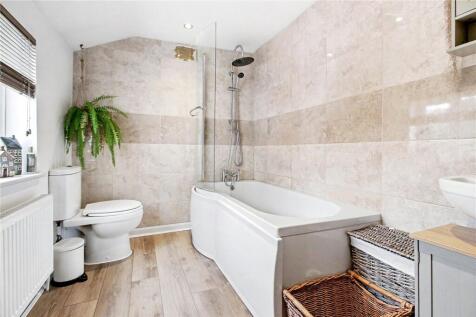 En-Suite (Guest Bed)