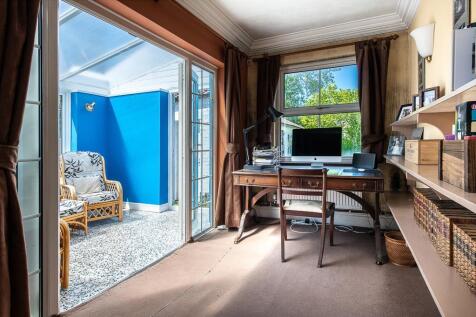 2 victoria av-hi-31.jpg