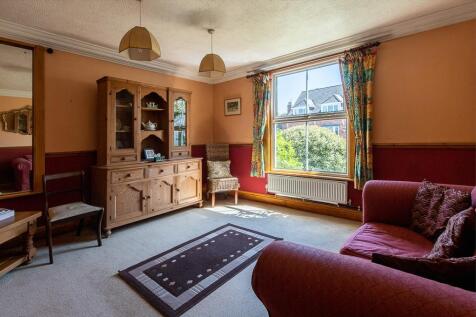 2 victoria av-hi-50.jpg