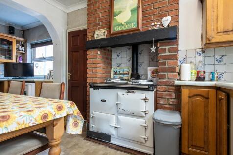 2 victoria av-hi-21.jpg