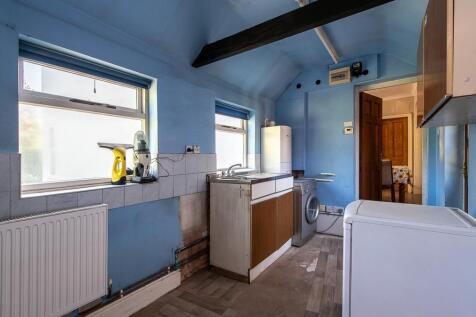 2 victoria av-hi-23.jpg