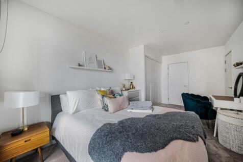 1333375-18-6890e4...