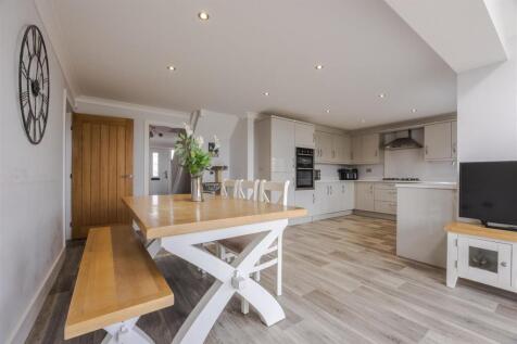 Open plan kitchen diner