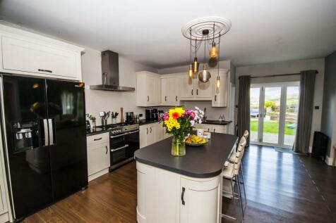 Open Plan Kitchen/Breakfast Area &amp; Family Room