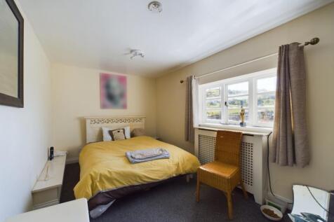 CAM01740G0-PR0279-STILL006