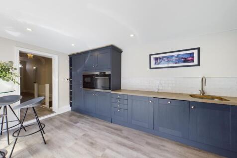 CAM00560P1-PR0011-STILL09