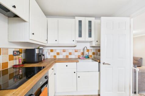 CAM01740G0-PR0500-STILL005