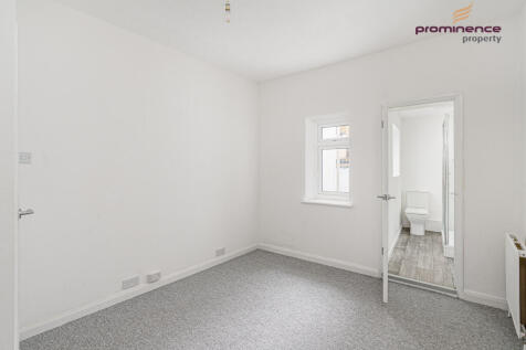 Roundhill Crescent-4