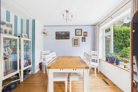 CAM02119G0-PR0446-STILL028