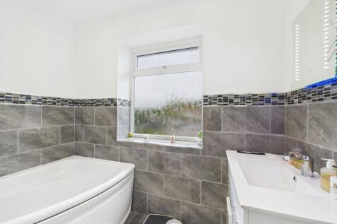 CAM02136G0-PR0479-STILL021