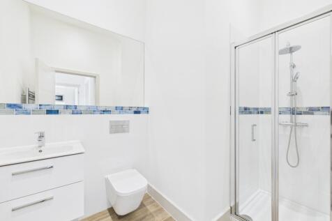 CAM02119G0-PR0506-STILL004