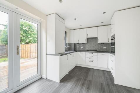 Modern fitted Kitchen
