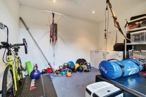 Garage/Gym