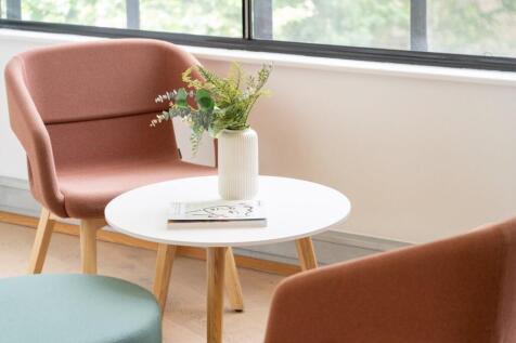 44-46 Sekforde St - coffee table and soft seatin