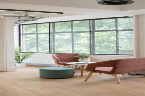 44-46 Sekforde St - seating area with green back