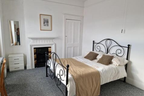 65 Ayresome bed 2.jpg