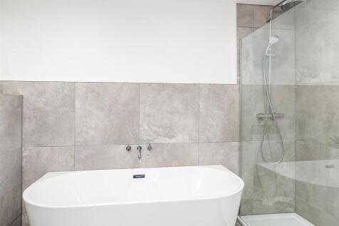 En Suite Bathroom