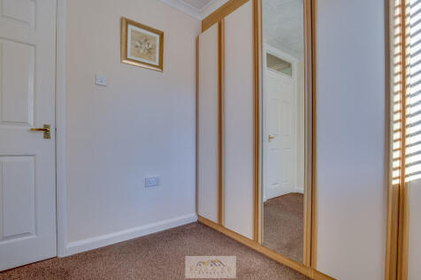 Bedroom 2.3