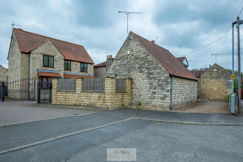 Front of house 1....