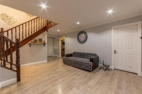 Holly House-35.jpg