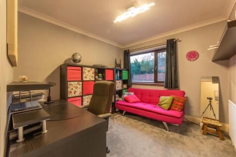 Holly House-24.jpg