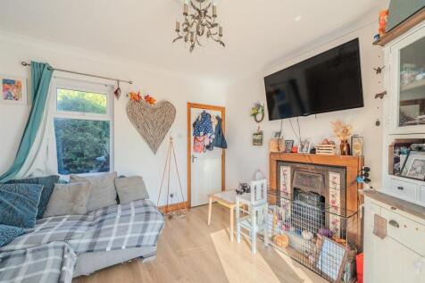 122 Blaendare Road-17.jpg