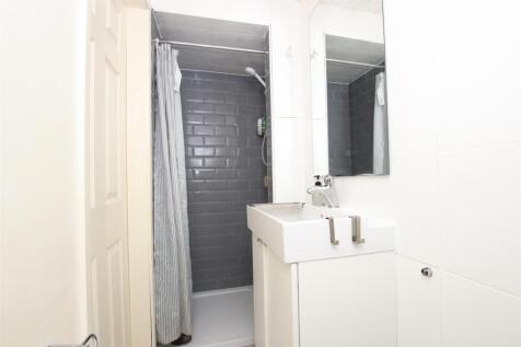 Shower room.JPG