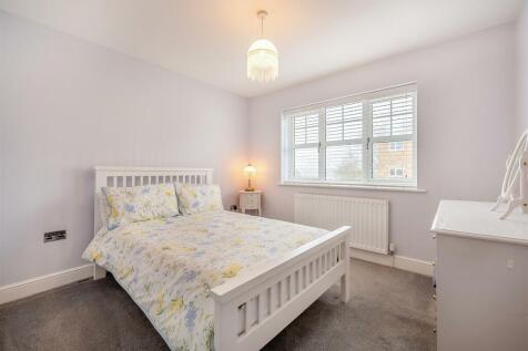 8587310-interior36.jpg