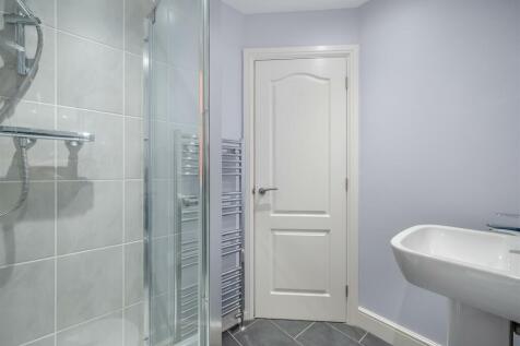 8587310-interior41.jpg