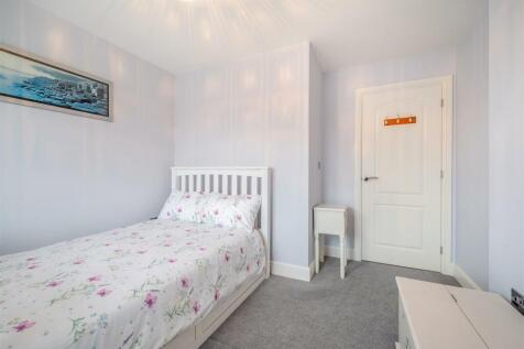 8587310-interior46.jpg