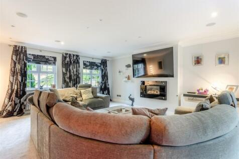 8614848-interior18.jpg