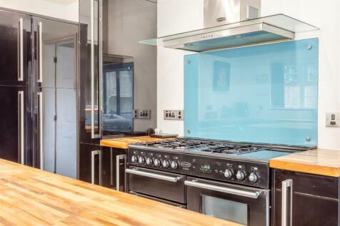 8614848-interior12.jpg